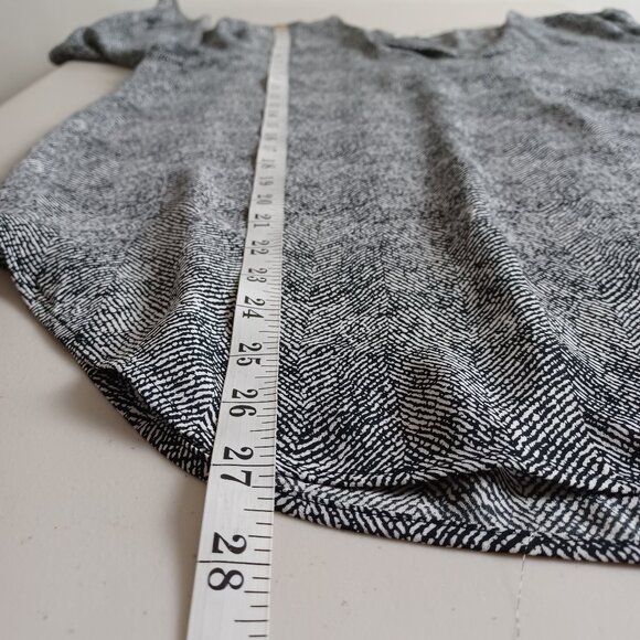 Daniel Rainn V-neck ¾ Sleeve Printed Blouse - Picture 12 of 15